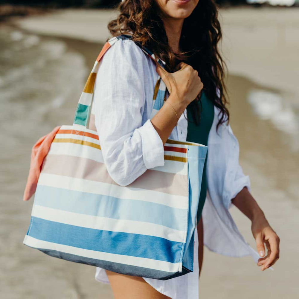 Whether you're running errands or heading to the beach, the Weekend Tote by Basil Bangs has got you covered.
