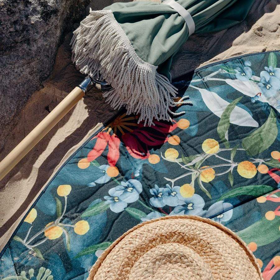 The Love Rug by Basil Bangs is the perfect blend of style and function, designed to elevate any indoor or outdoor space. Spill-proof, padded, and compact, it's a versatile everyday essential.